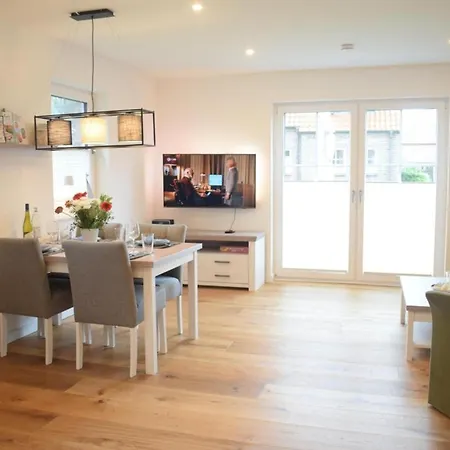 Tjalk Im Haus Dreimaster, * Baltrum